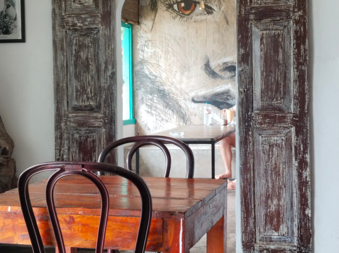 RockVin Cafe and Surfer's Inn主图