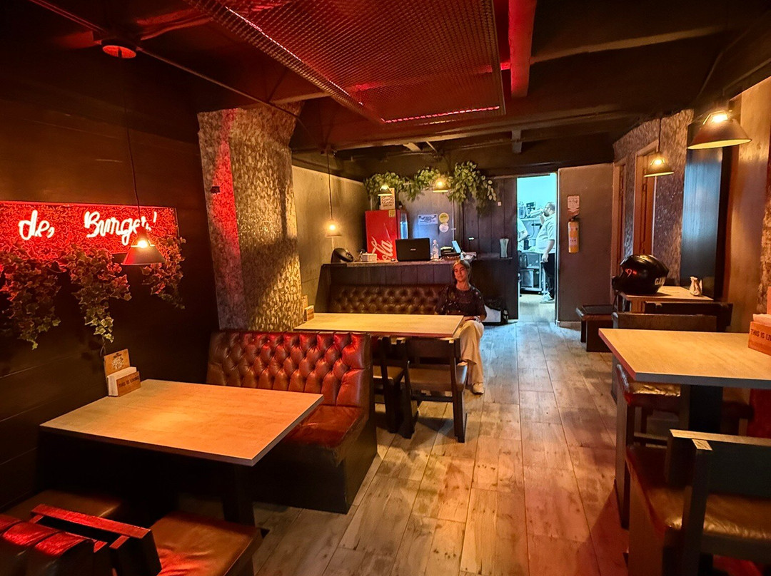 Pan Y Pedazo Grill & Burgers