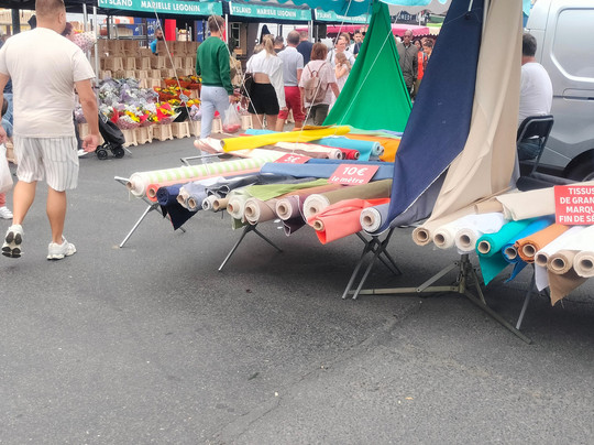 Marché Dominical De Caen