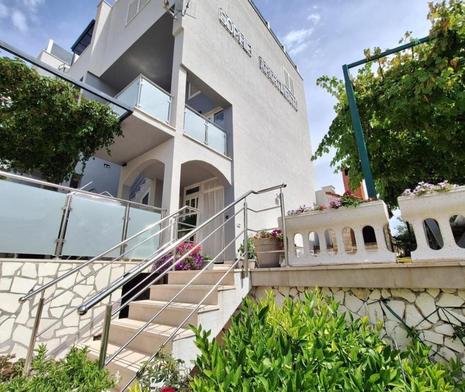 Sophie Apartments
