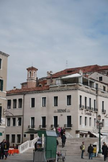 拉卡达菲奥瑞塔酒店主图