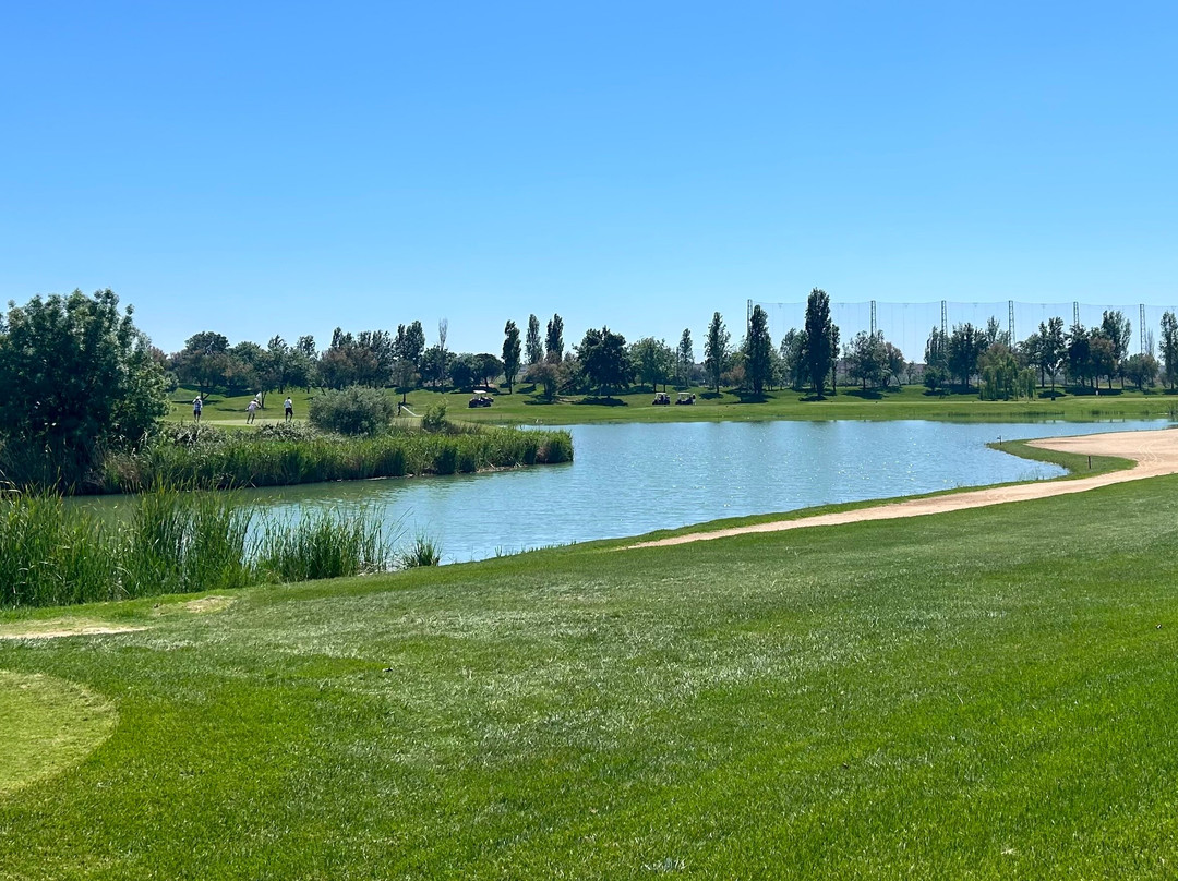 Infinitum Golf Hills-萨洛必去景点