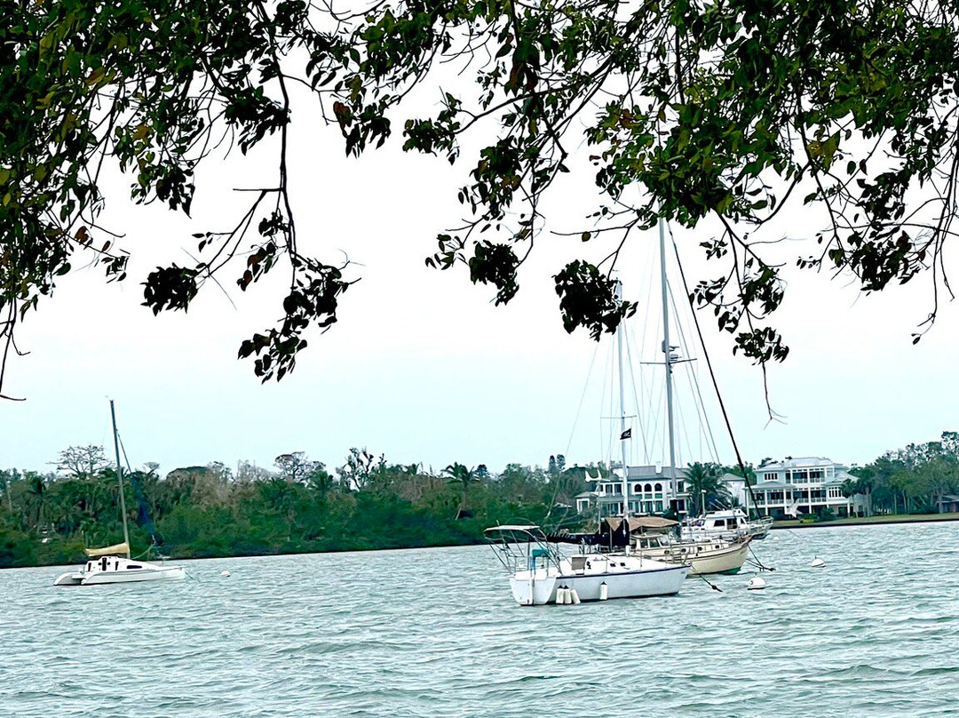 Unconditional Surrender Sculpture-萨拉索塔必去景点