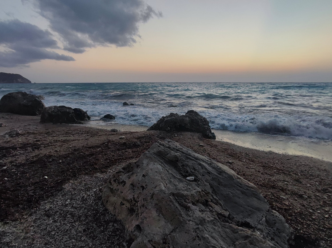 Pefkoulia Beach-莱夫卡扎必去景点