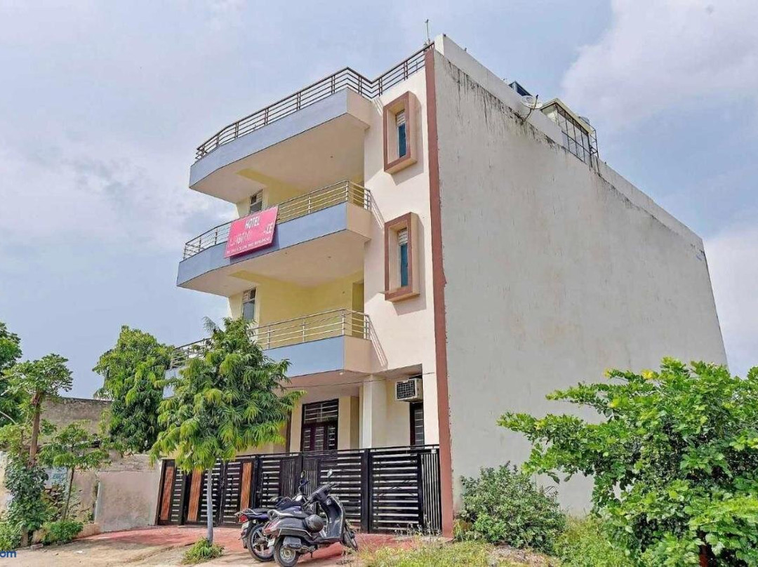 OYO 82012 Hotel Ashotara Palace主图