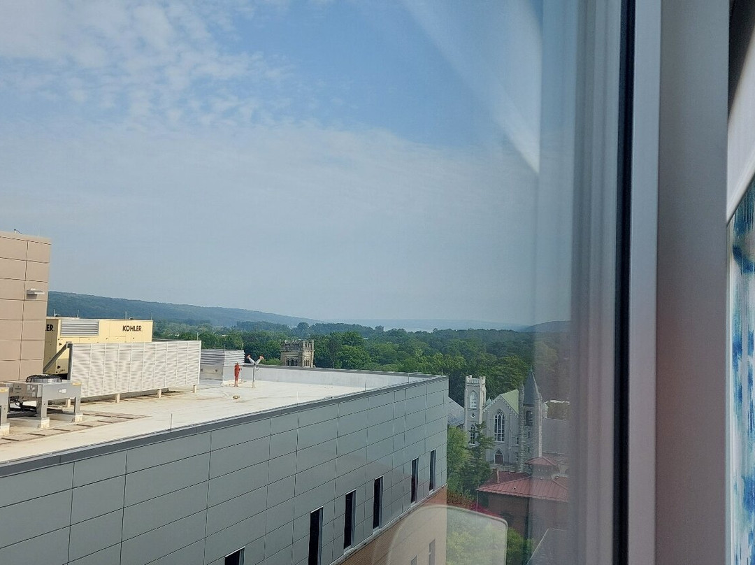 伊萨卡希尔顿花园酒店主图