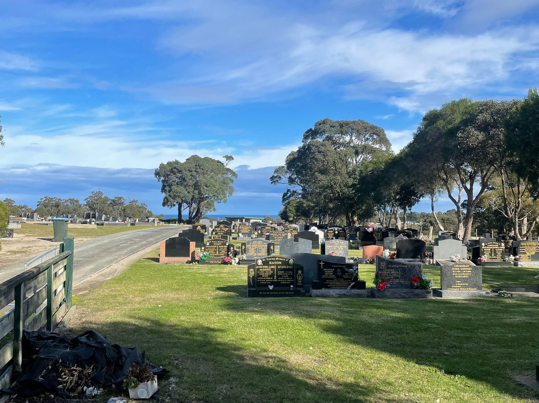 Lakes Entrance Cemetery-莱克斯恩特伦斯必去景点