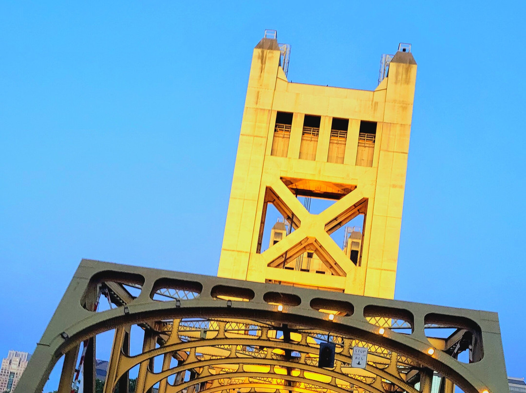 Tower Bridge-沙加缅度必去景点