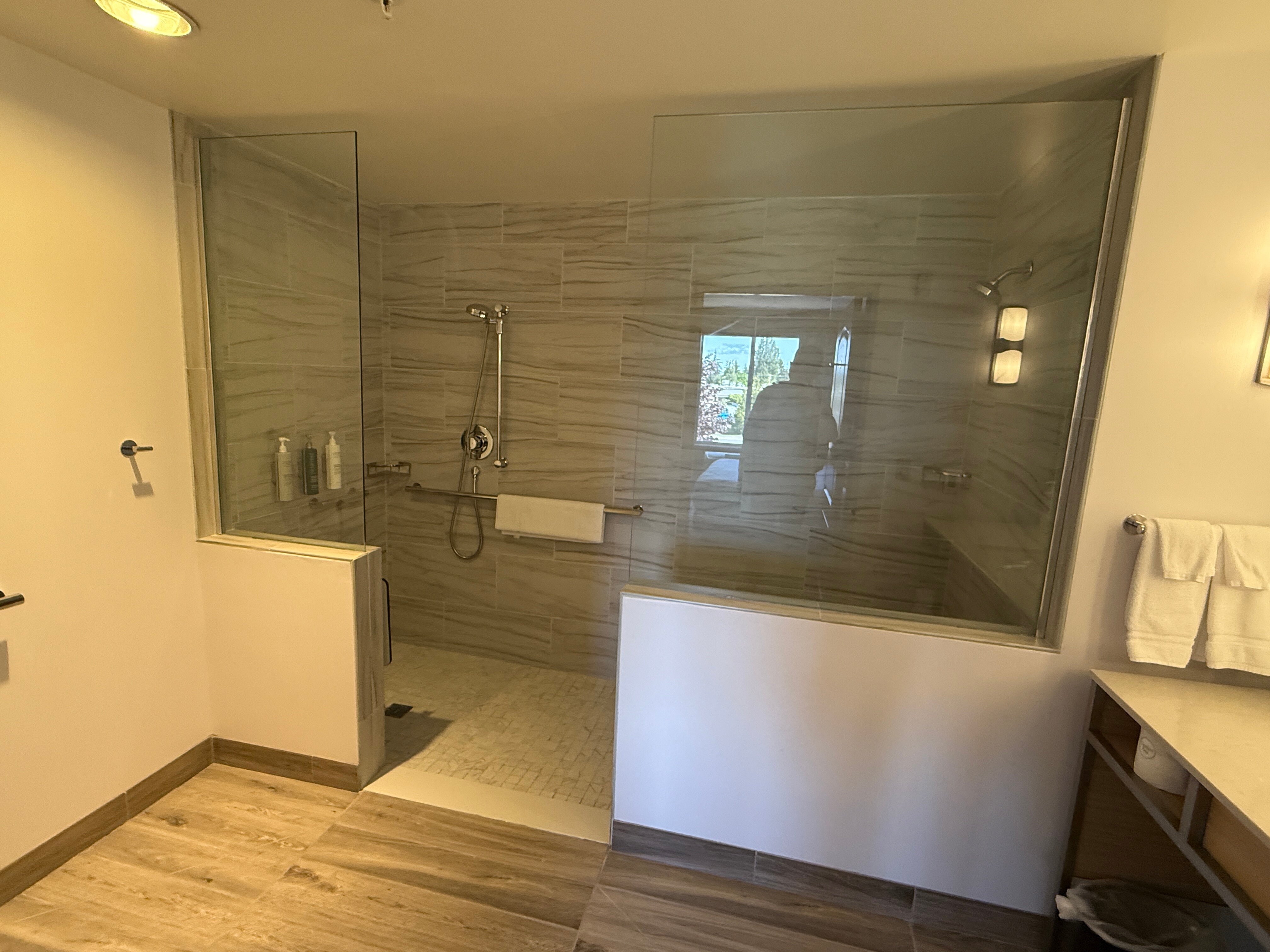 西雅图北部/埃弗雷特希尔顿花园酒店-浴室