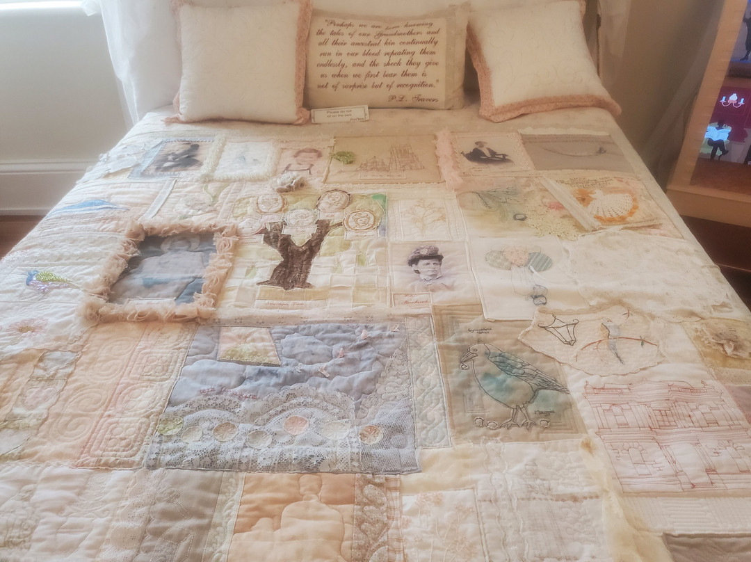 Mary Poppins Statue-Maryborough必去景点