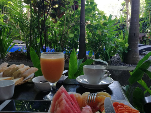 巴厘岛热带酒店主图