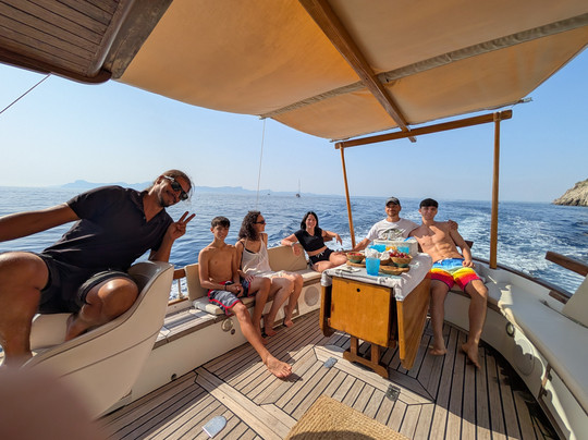 Stellar Boats-阿尔库迪亚港必去景点