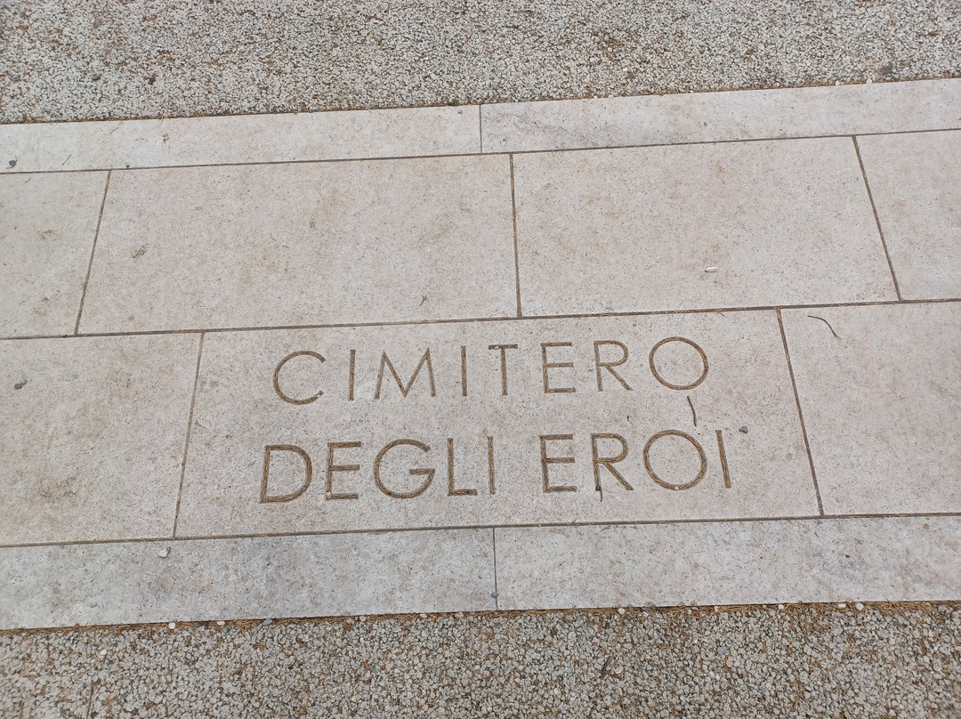 Cimitero Al Milite Ignoto-阿奎拉必去景点