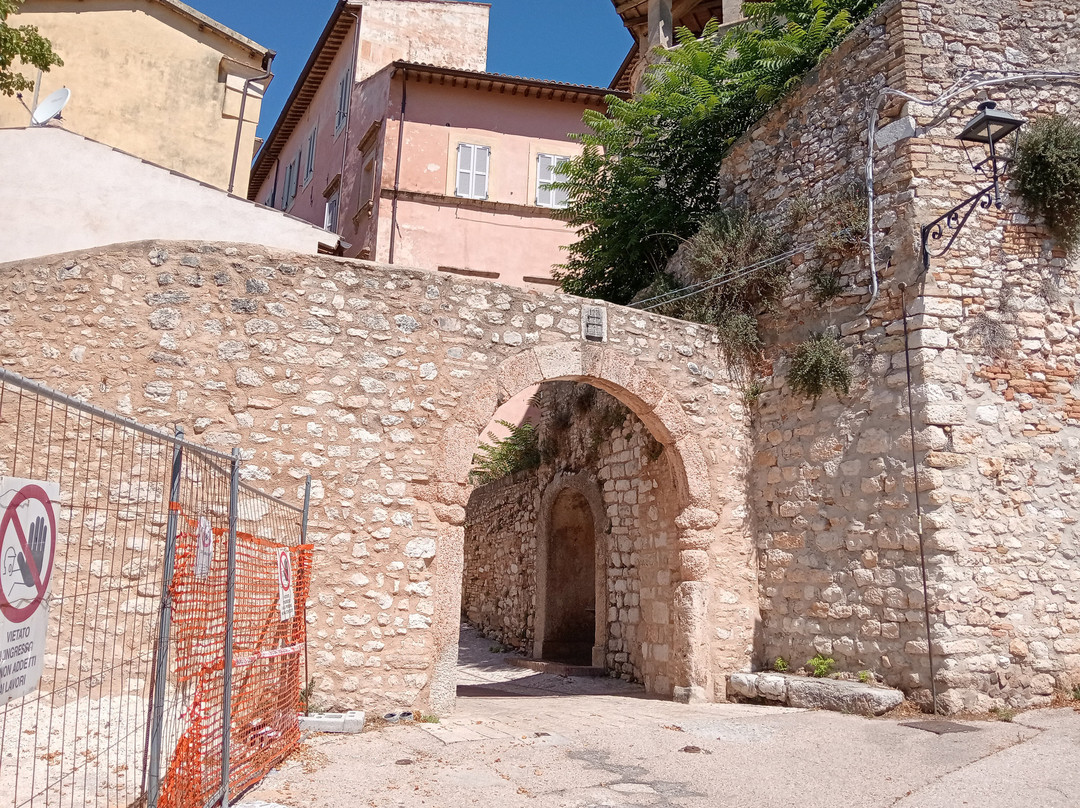 Porta Del Cieco-Trevi必去景点