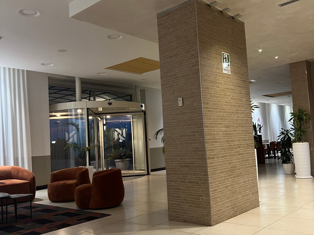 卢切拉皇宫酒店主图