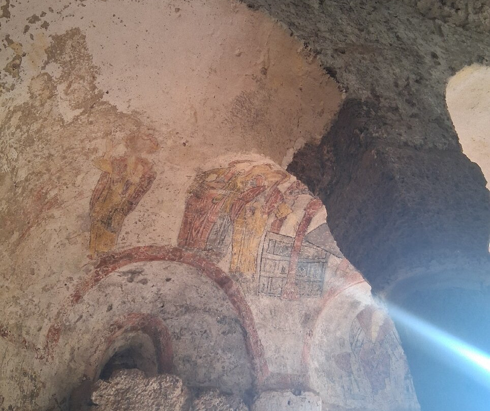 Site Troglodyte de Jonas - Forteresse médiévale et chapelle romane-Saint-Pierre-Colamine必去景点