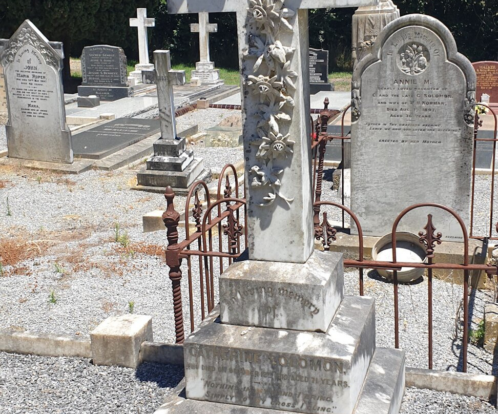 St James Church Cemetery-Delamere必去景点