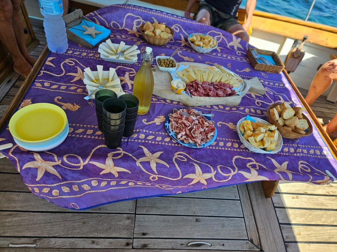 Leonidas - Gite in barca La Maddalena-拉马达莱娜必去景点