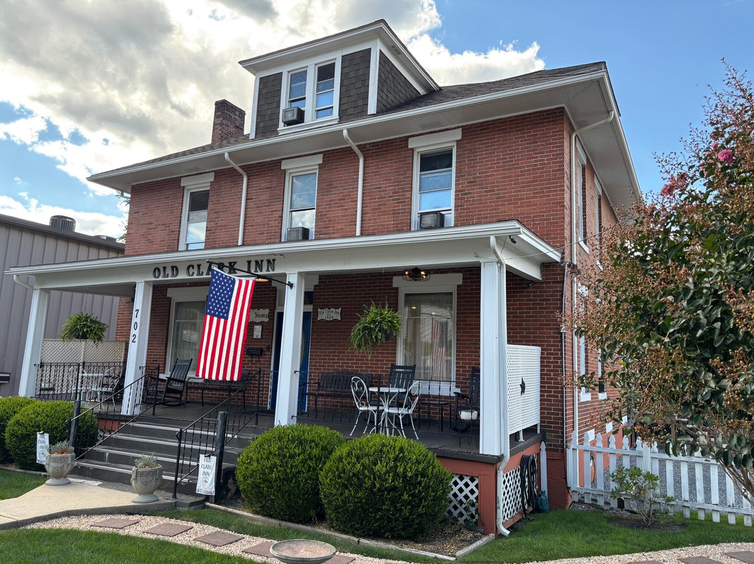 Old Clark Inn主图