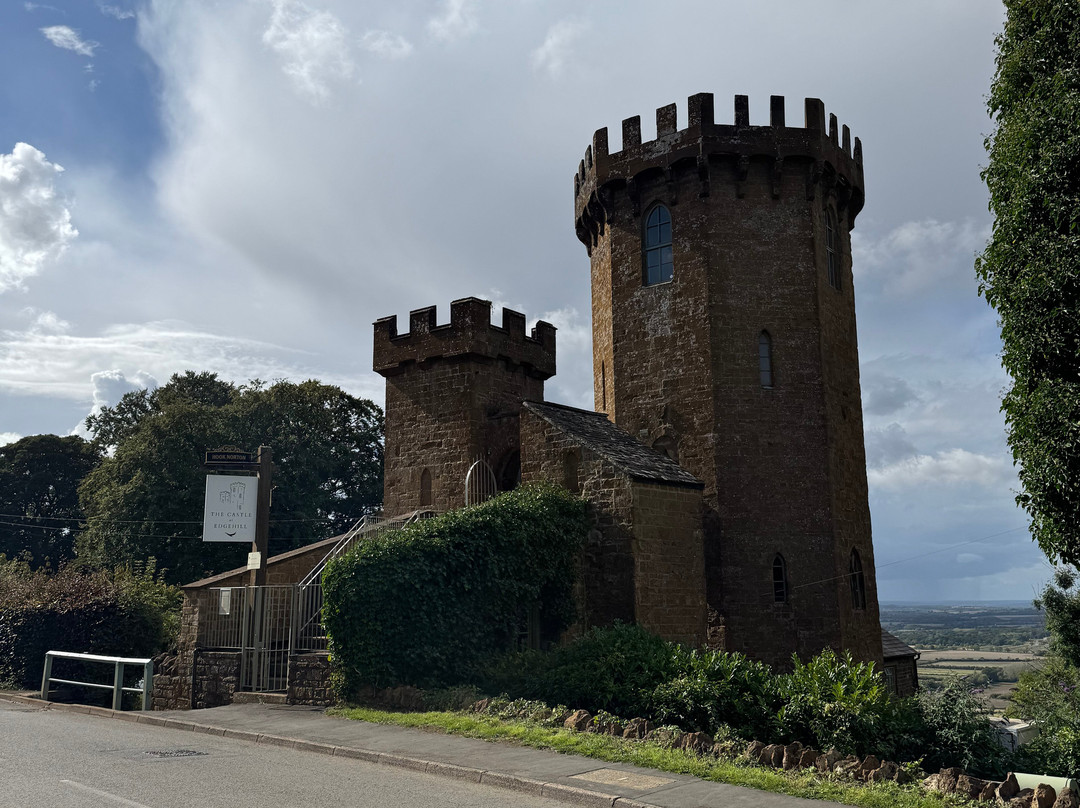 Castle Gin School-班伯里必去景点