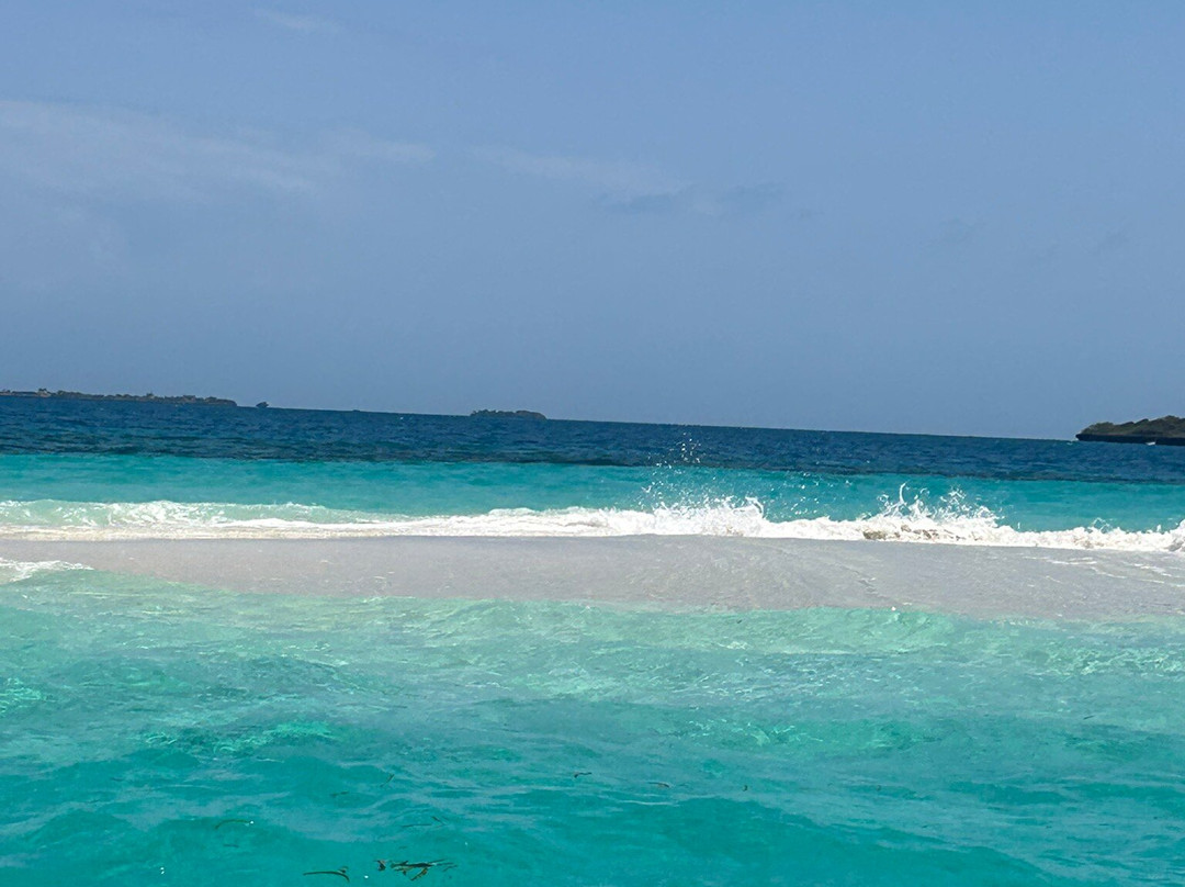 UROA SMILE TOURS-乌罗阿必去景点