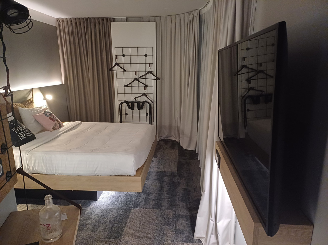 亚眠中心 - 车站钟楼酒店主图