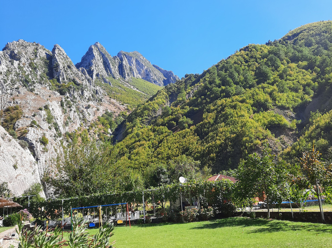 Holta Canyon-Gramsh必去景点