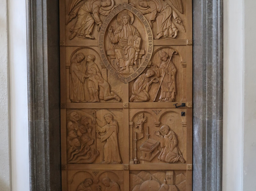 圣•芒大教堂-菲森必去景点