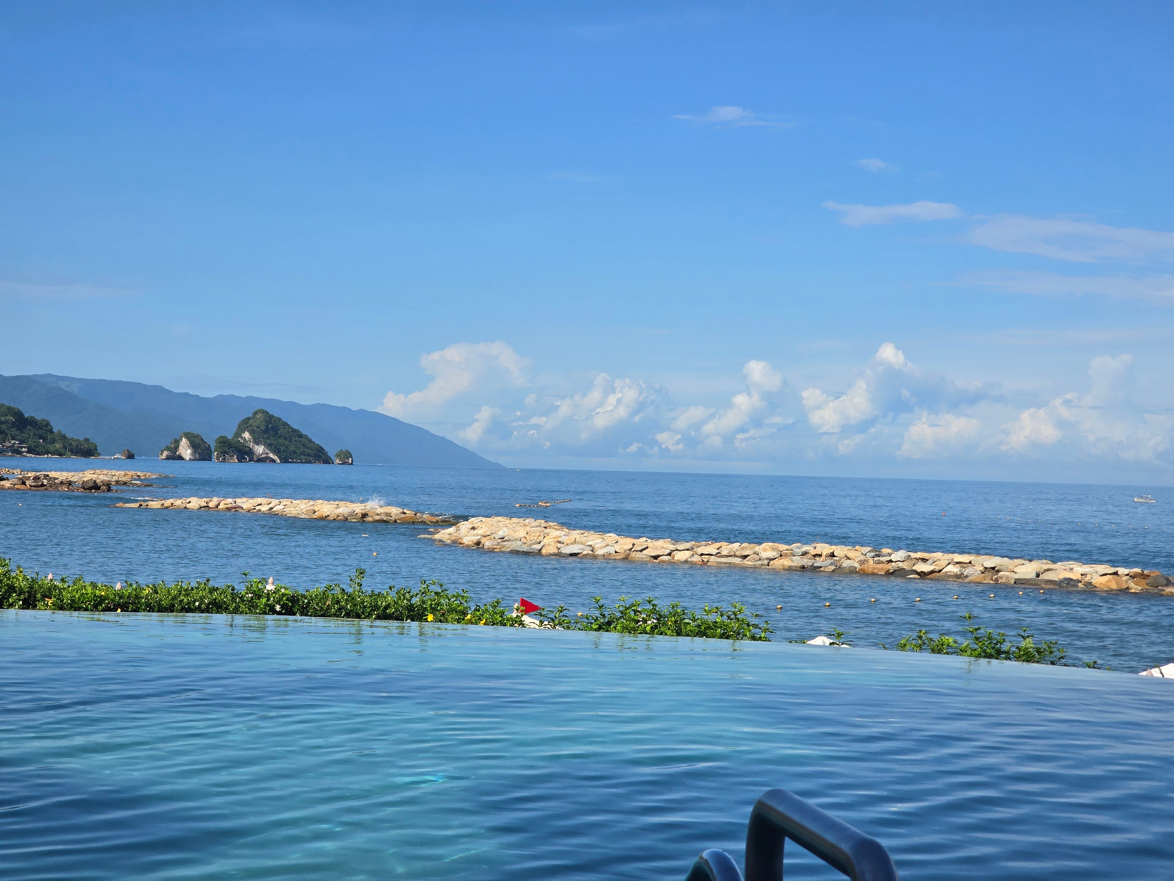 加尔萨布兰卡自然保护区温泉度假酒店-泳池