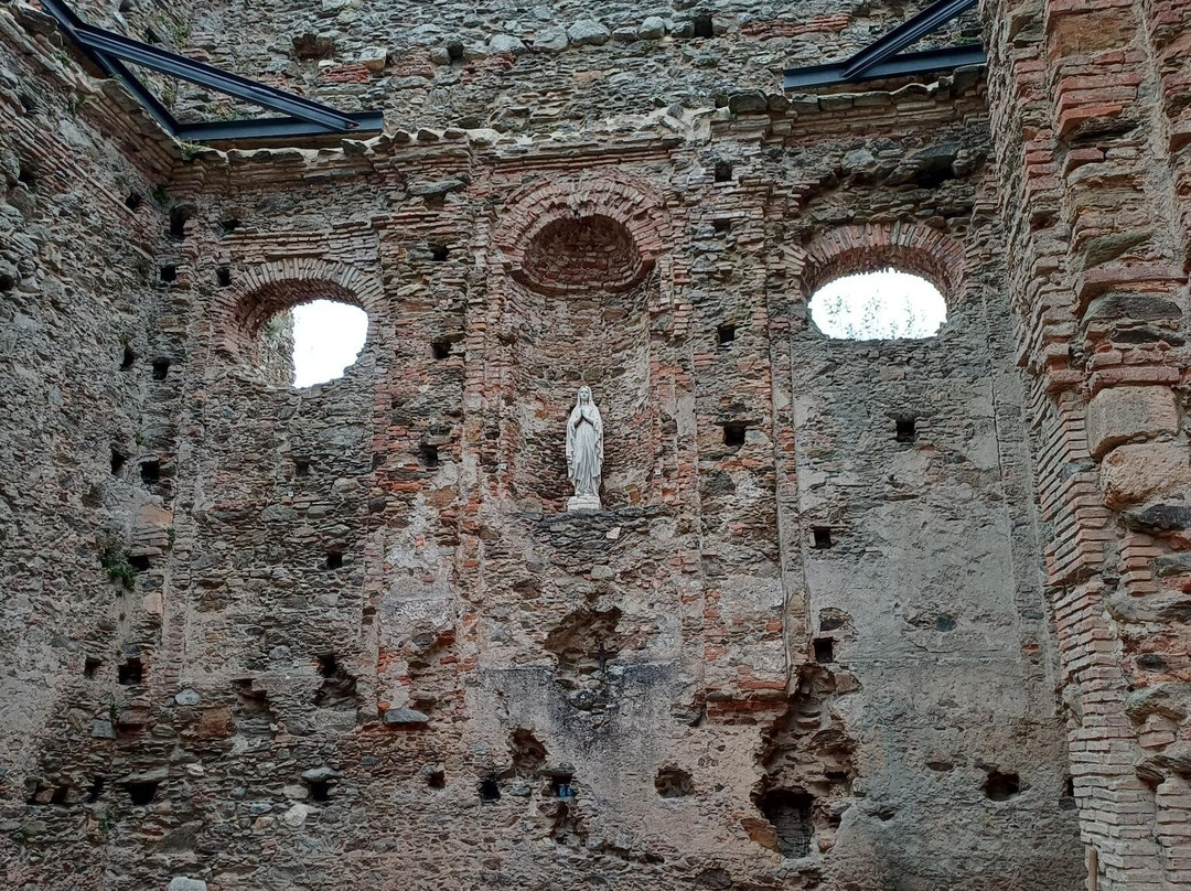 Abbazia di Santa Maria di Corazzo-Carlopoli必去景点