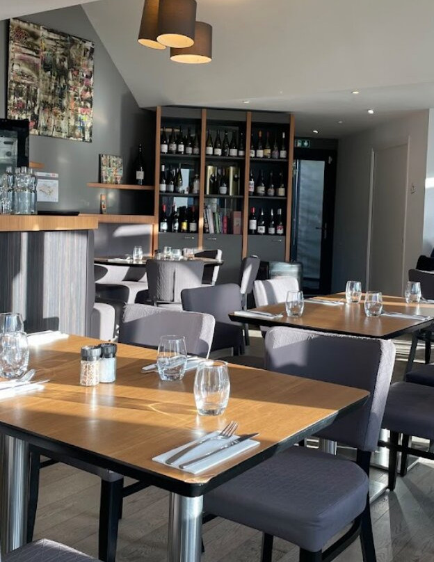 Larmor-Baden餐馆和美食-La Voile Blanche