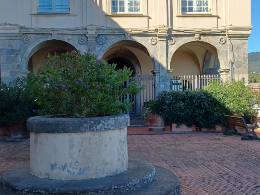 Palazzo dei Governanti-Porto Ercole必去景点
