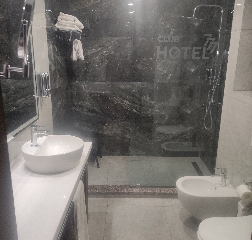 Club Hotel 777主图