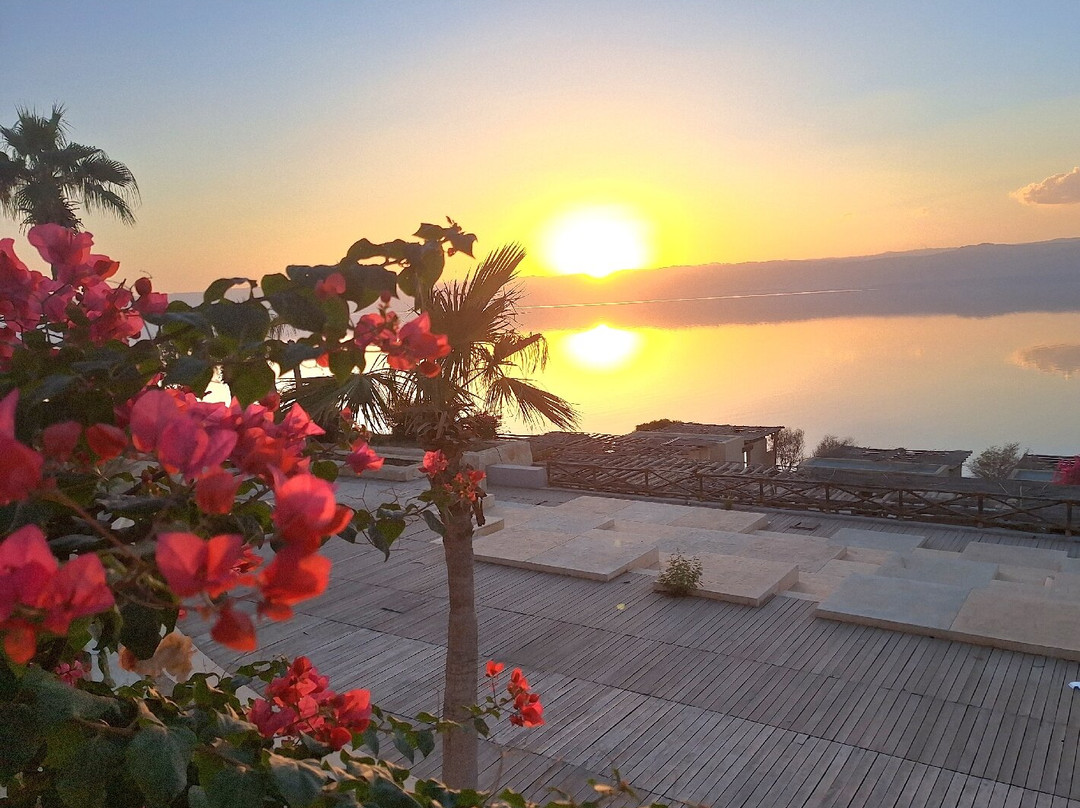 O Beach Hotel & Resort