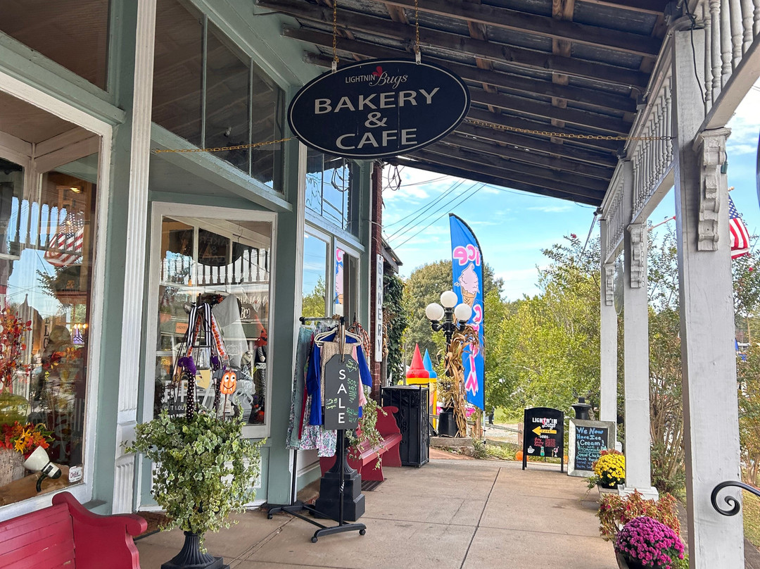 Fireflies Gift Boutique-Warm Springs必去景点