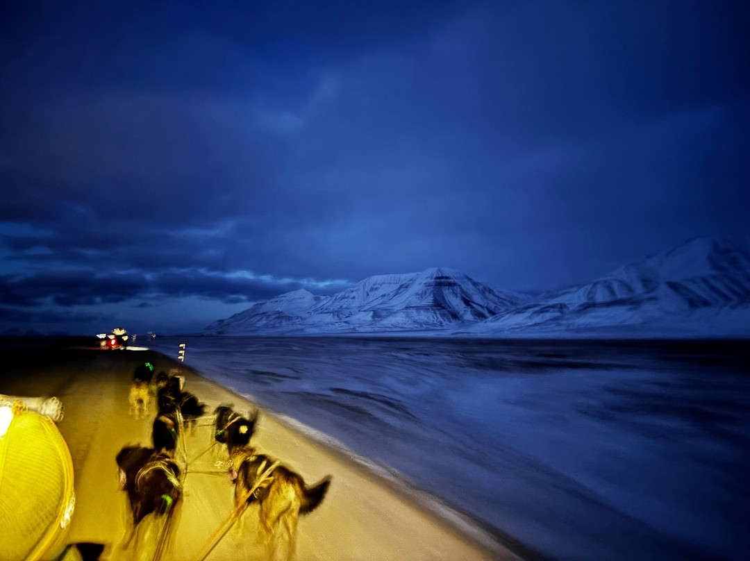 Husky Travellers-朗伊尔城必去景点