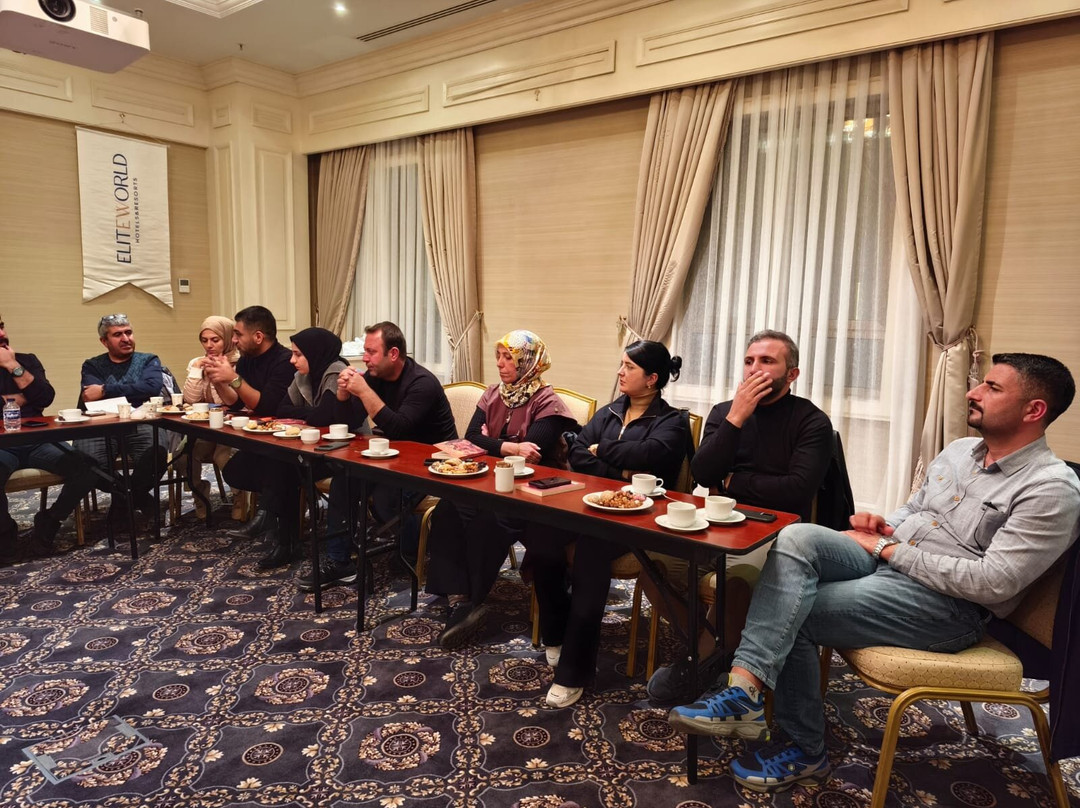 Elite World Van主图