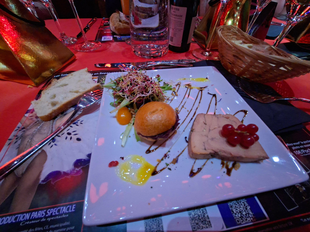 Elegance Cabaret-Renaison必去景点