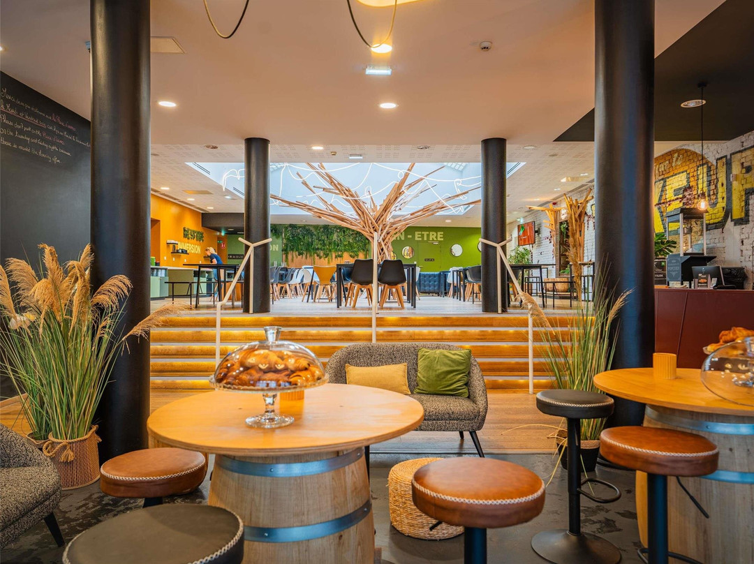 加莱酒店住宿-宜必思尚品加来中心酒店