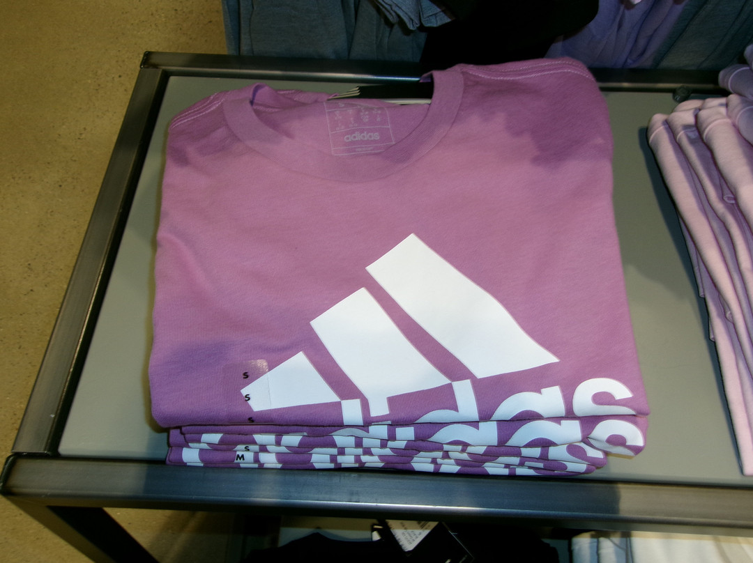 Adidas Outlet Store-Kittery必去景点