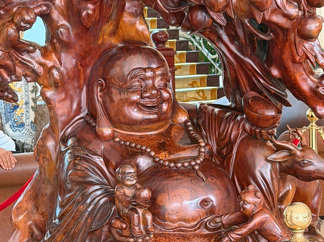 新山一西贡酒店主图