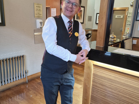 凯尔温格罗夫酒店主图