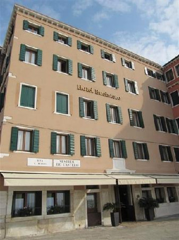 布奇托罗酒店主图