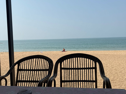 邓希尔海滩度假村主图