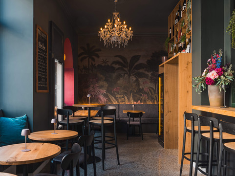 Halbvoll wine bar主图