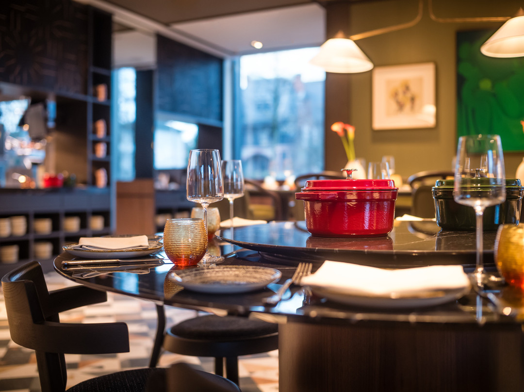 Eighty Nine Restaurant & Bar