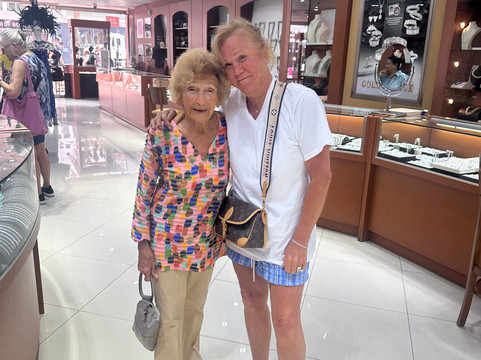 Gold Palace Jewelers-奥腊涅斯塔德必去景点