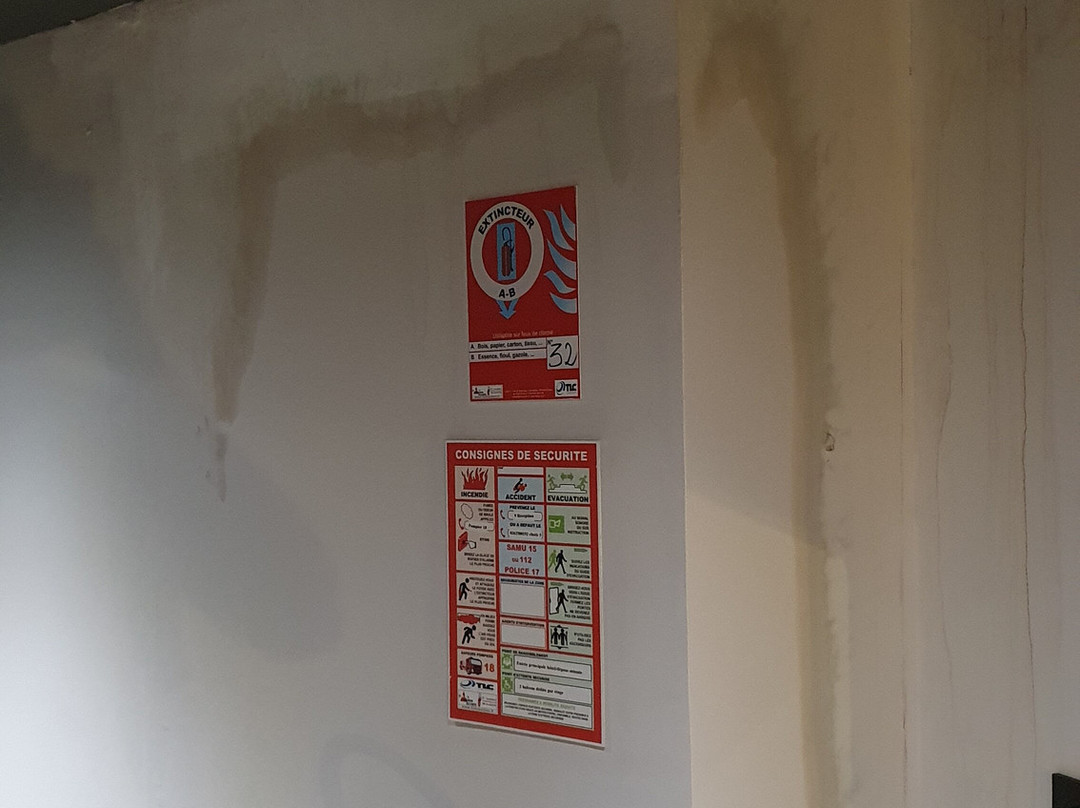 圣但尼的迪纳莫尔加宾主图