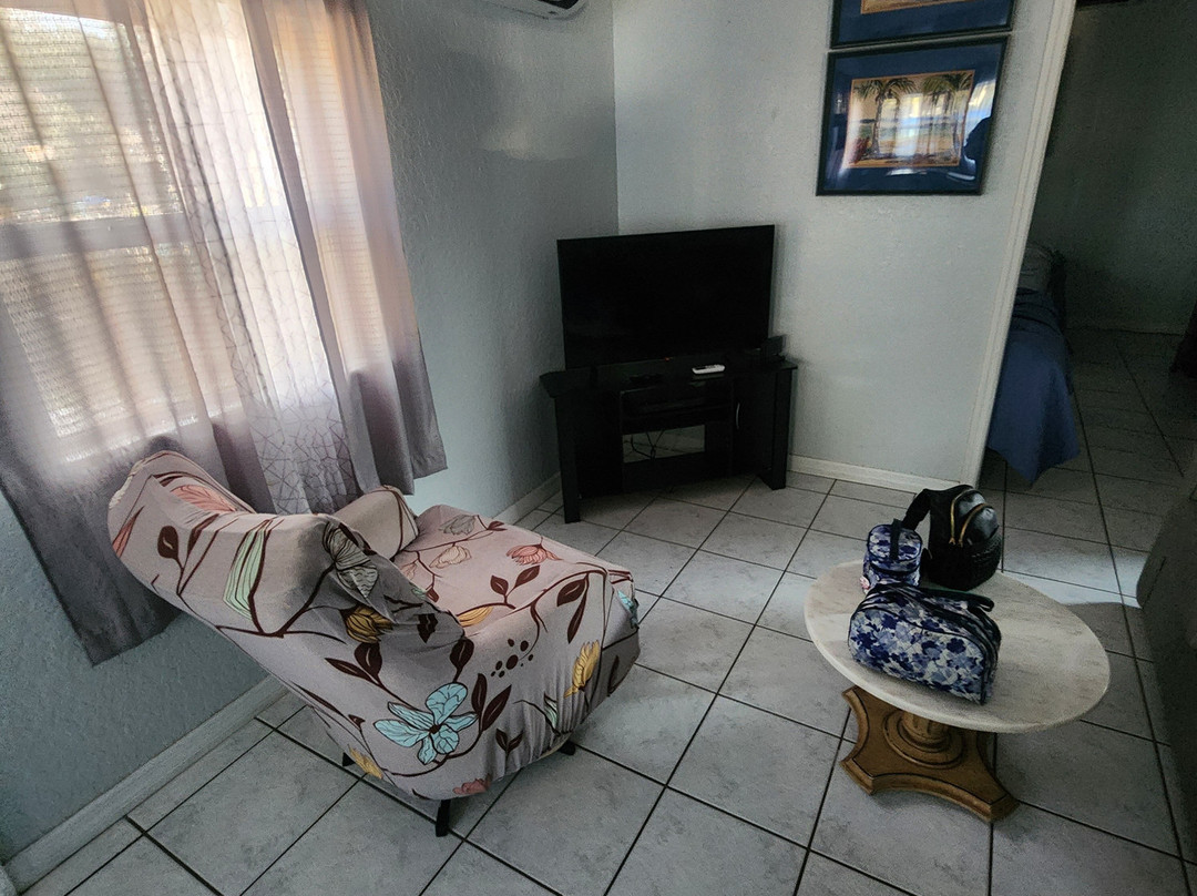 自然海岸的客栈和小屋主图