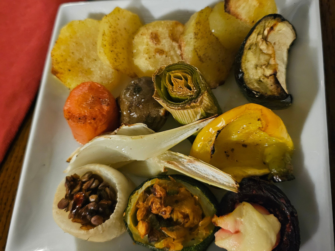 校舍餐厅和酒店主图